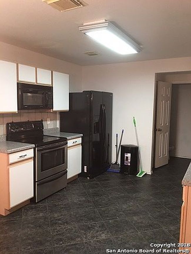 Additional photo 3 of property located at 10803 Bentsen Palm