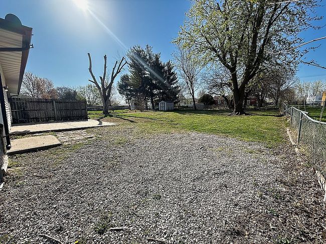 Image of 602 E State St