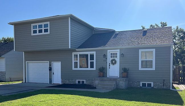 Photo of 405 S Commercial St, Plainville, KS