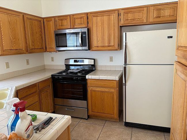 Photo of 2021 Angel Falls Dr, Henderson, NV