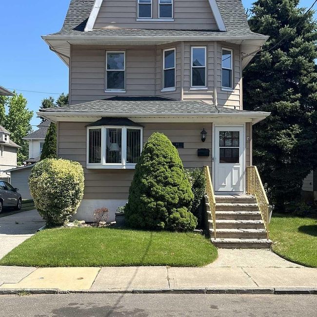 Preview of property located at 44 Edwin St