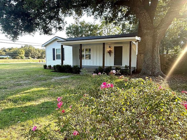 Photo of 103 Rosemary Ave