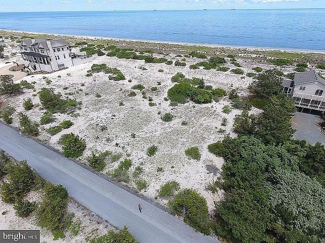 Photo of 2100 N Bay Shore Dr