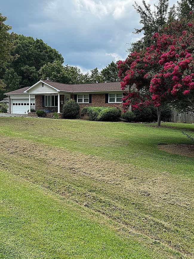 Photo of 33628 Ivy Rd, Albemarle, NC