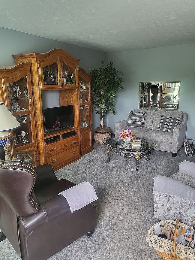 Image of 174 Bancroft Plz