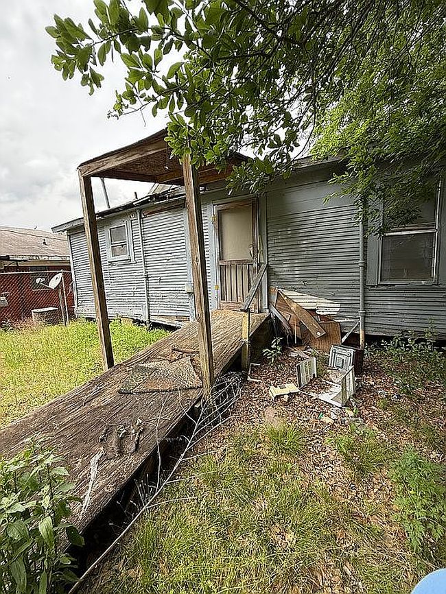 Image of 1835 Myrtle St