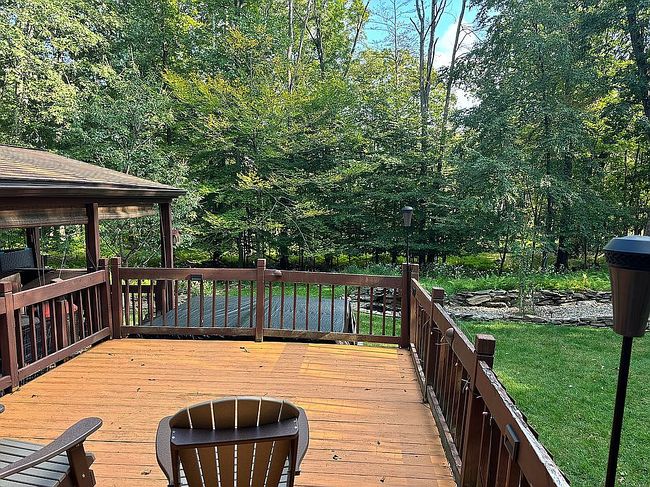 Photo of 31 Hilltop Dr, Shavertown, PA
