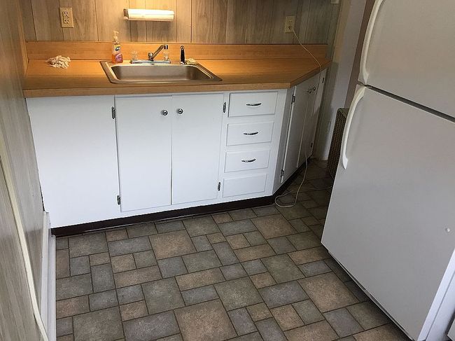 Image of 407 W 1st St