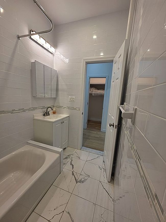 Image of 4342 45th St Apt 1G