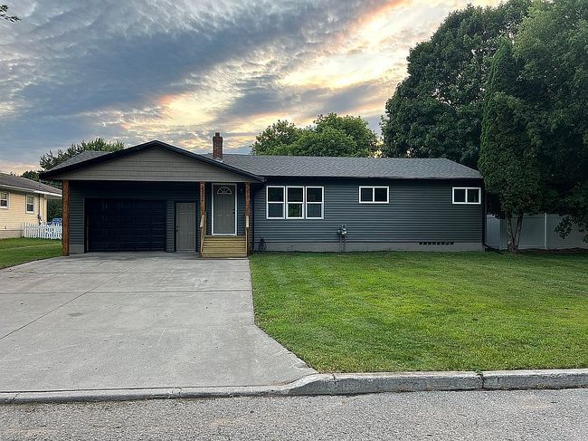 Photo of 1212 S 22nd St, Escanaba, MI