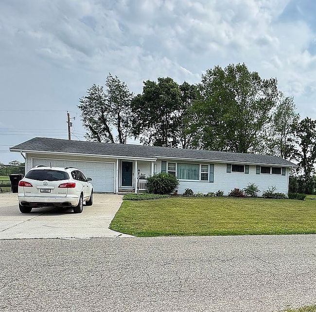 Photo of 2548 Coquillard Dr, Niles, MI