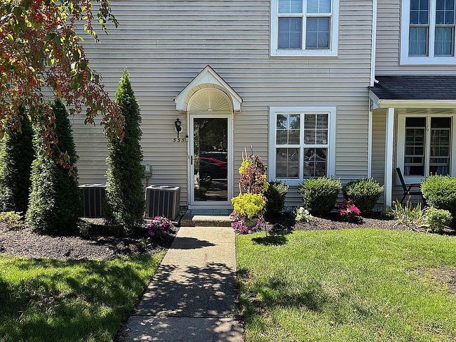 Photo of 555 Shetland Ct