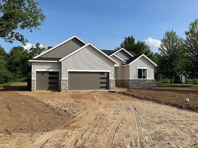 Photo of 102 Nicole Dr, Brooklyn, MI