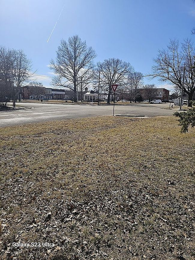 Image of 230 W Evergreen St