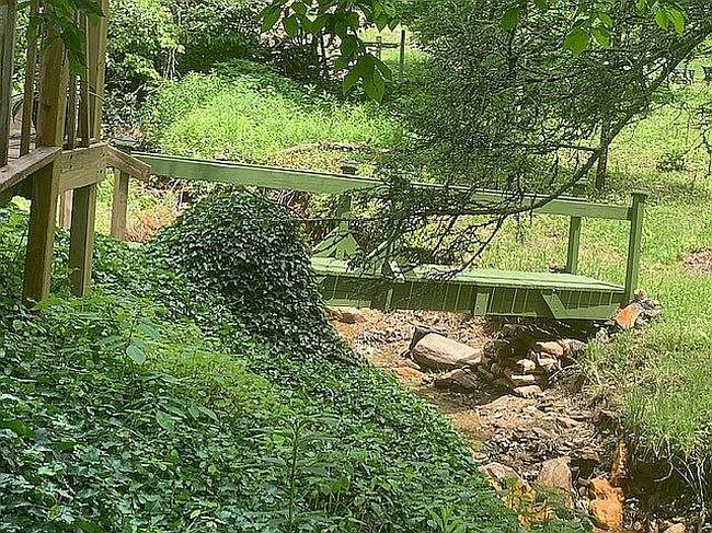 Photo of 524 Clear Creek Rd, Burnsville, NC