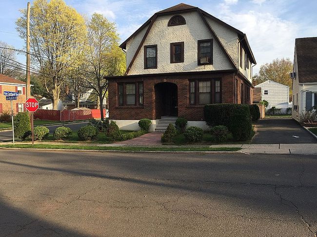 Photo of 100 Van Buskirk Rd, Teaneck, NJ