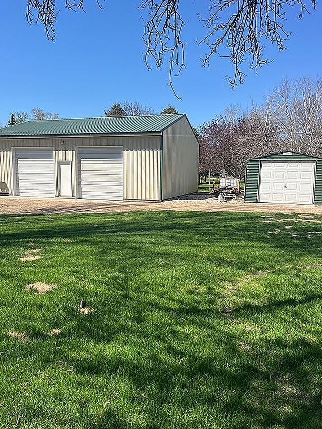Photo of 816 Elm Ave, Oakes, ND