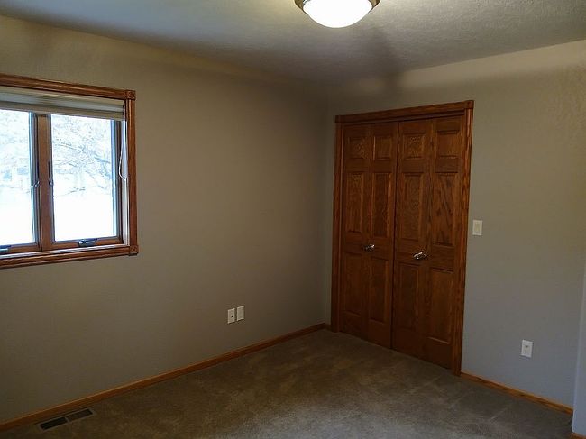 Image of 802 S 4th St