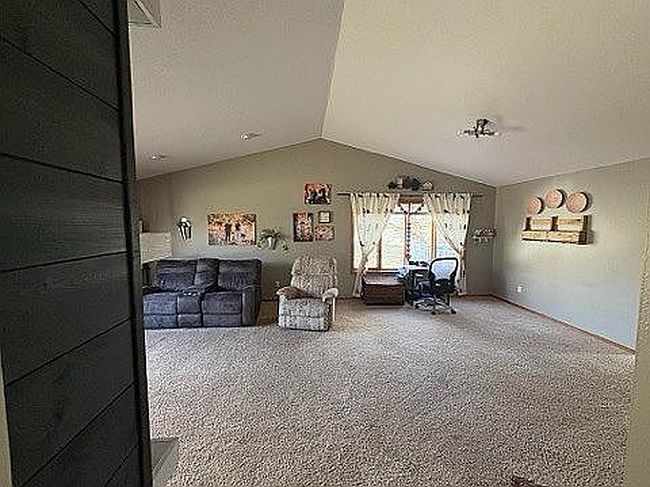Image of 404 3rd St Se