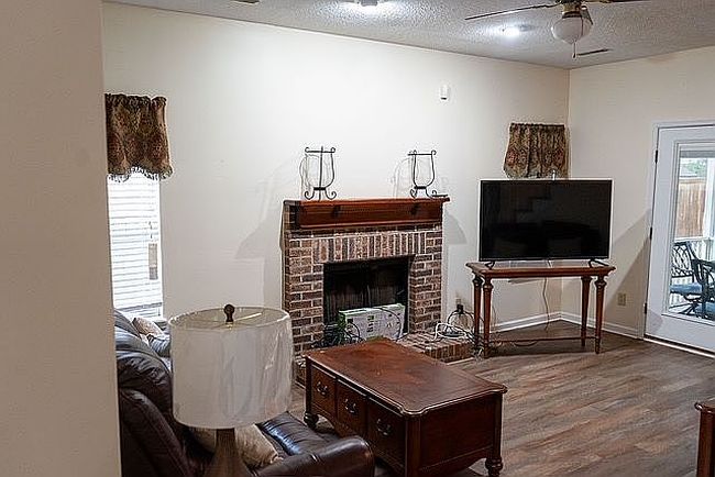 Photo of 1941 Oak Tree Ln, Mount Pleasant, SC