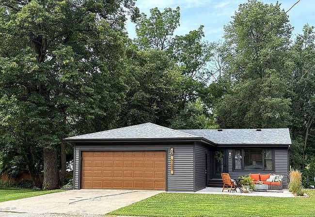 Photo of 5289 S Shore Dr, Clear Lake, IA