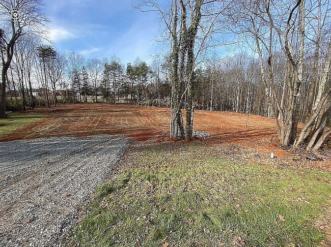 Photo of 103 Mooreland Dr Ne, Conover, NC