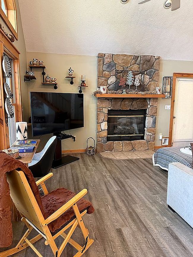 Photo of 111 High Mountain Ln, Tannersville, PA