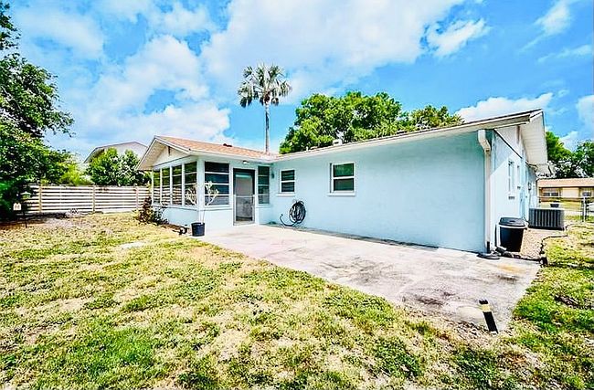 Image of 2813 21st Ave W