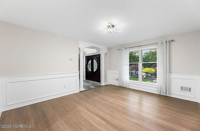 Photo of 21 Homestead Cir