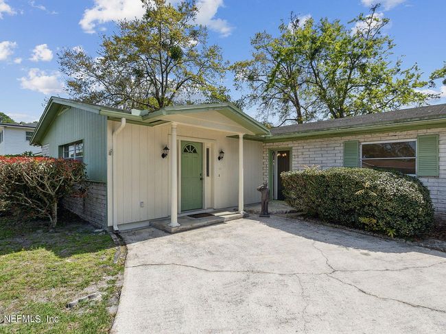 Additional photo 2 of property located at 8206 Caravelle Drive