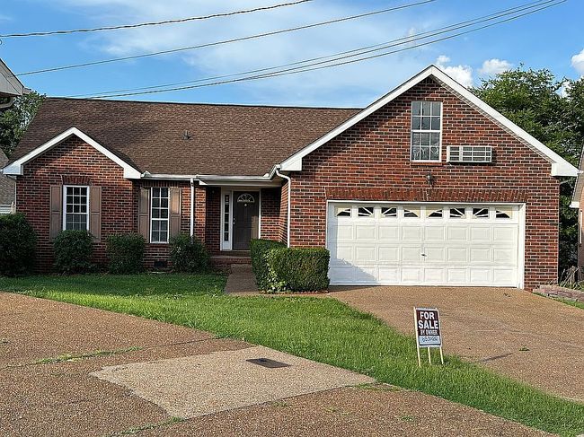 127 Oak Leaf Dr, Hendersonville, TN