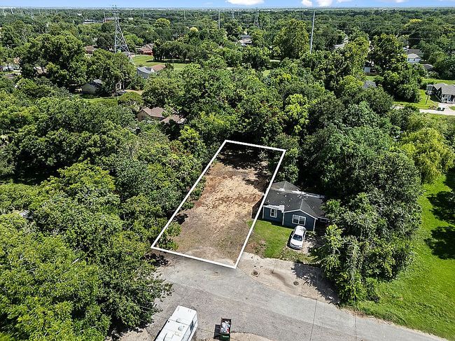 Photo of 1847 Thompson St, La Marque, TX