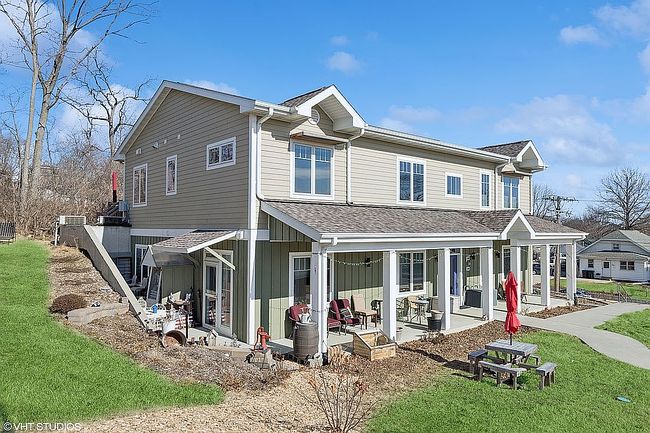 Photo of 184 Prairie Hill Ln, Iowa City, IA