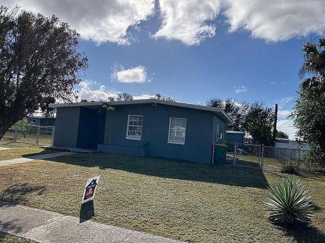 Image of 21519 Mallory Ave