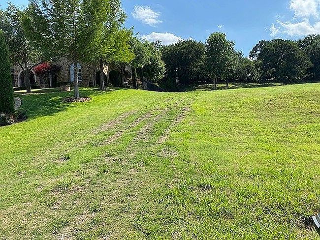 Image of 5433 Monterey Dr