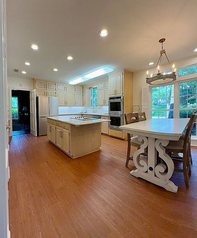 Image of 1701 Devonshire Dr