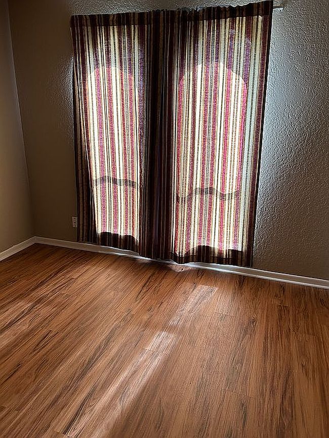 Image of 4002 Oak Forest Dr #G