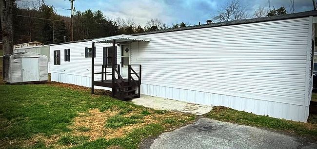 Image of 419 Sunflower Ln