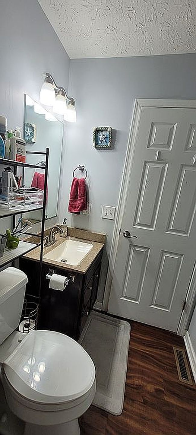 Image of 3959 Marsh Creek Ln