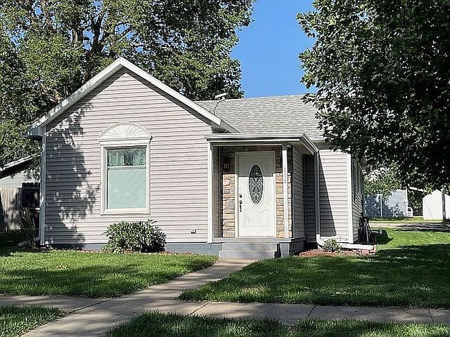 Additional photo 1 of property located at 814 14th St