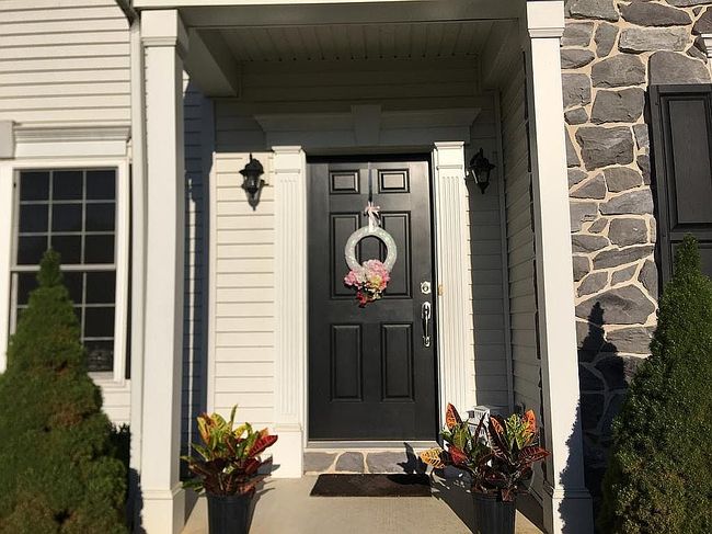 Additional photo 1 of property located at 55 Hamlet Circle