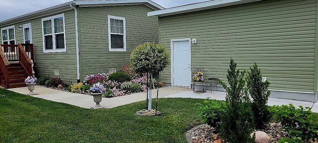 Image of 1082 E Park St