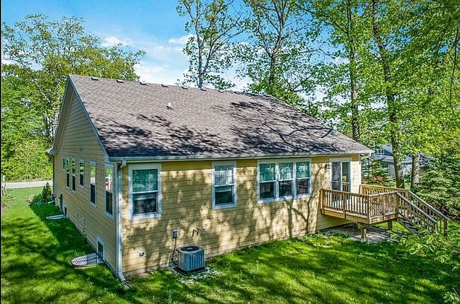 Photo of 34450 N Hickory Ln, Round Lake, IL