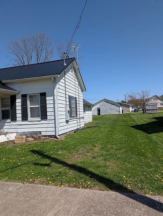 Image of 107 S Pine St
