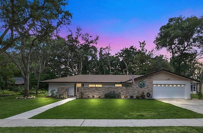 Image of 203 N Sweetwater Blvd