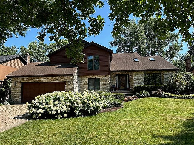 Photo of 22W305 Mccarron Rd, Glen Ellyn, IL
