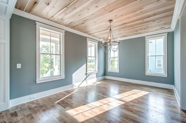 Additional photo 3 of property located at 218 Rich Cir