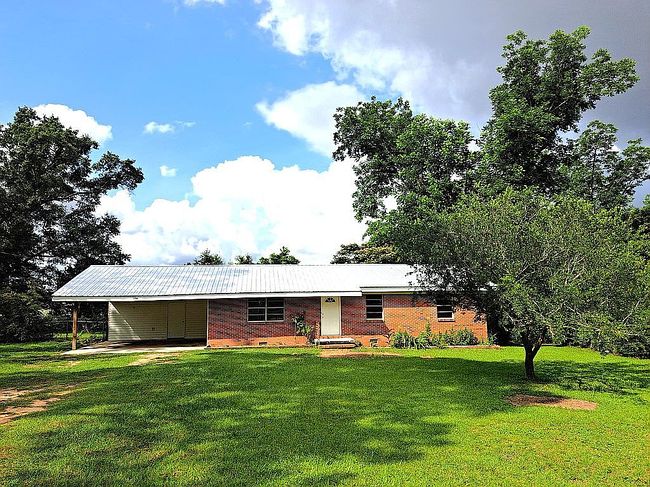 Photo of 376 Dale Cir, Midland City, AL