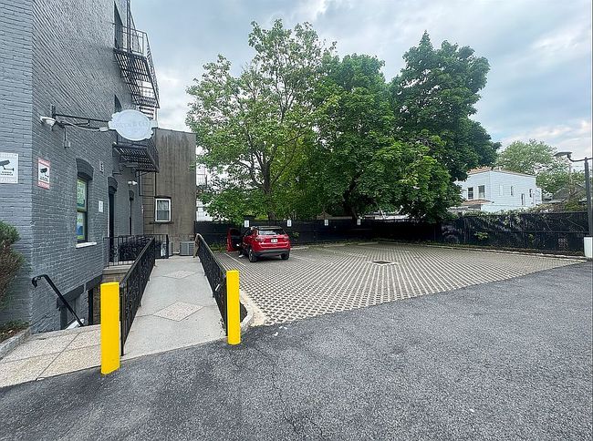 Image of 425 S 8th Ave