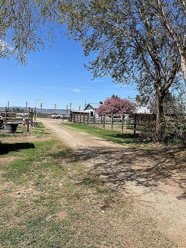 Image of 2310 Umptanum Rd